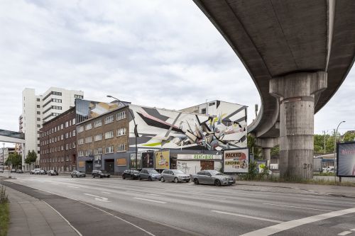 Mirko Reisser (DAIM) | ''DAIM - coming out of Hammerbrooklyn'' | Facade paint and spraypaint on wall | 8 x 33 m | OZM Hammerbrooklyn, Hamburg / Germany | 2020 | © Mirko Reisser (DAIM) | Courtesy: OZM gGmbH Hammerbrooklyn | Photo: MRpro